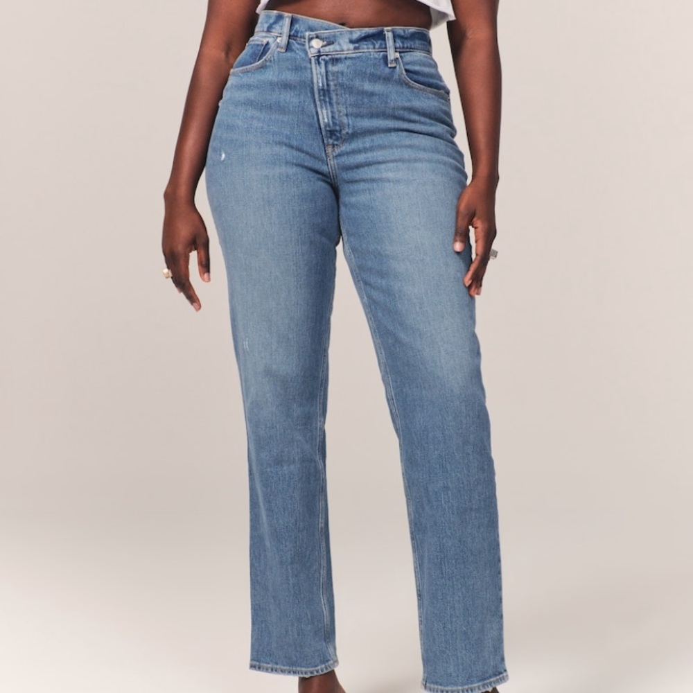 Abercrombie & Fitch curve love ultra high rise 90s straight jean in medium wash